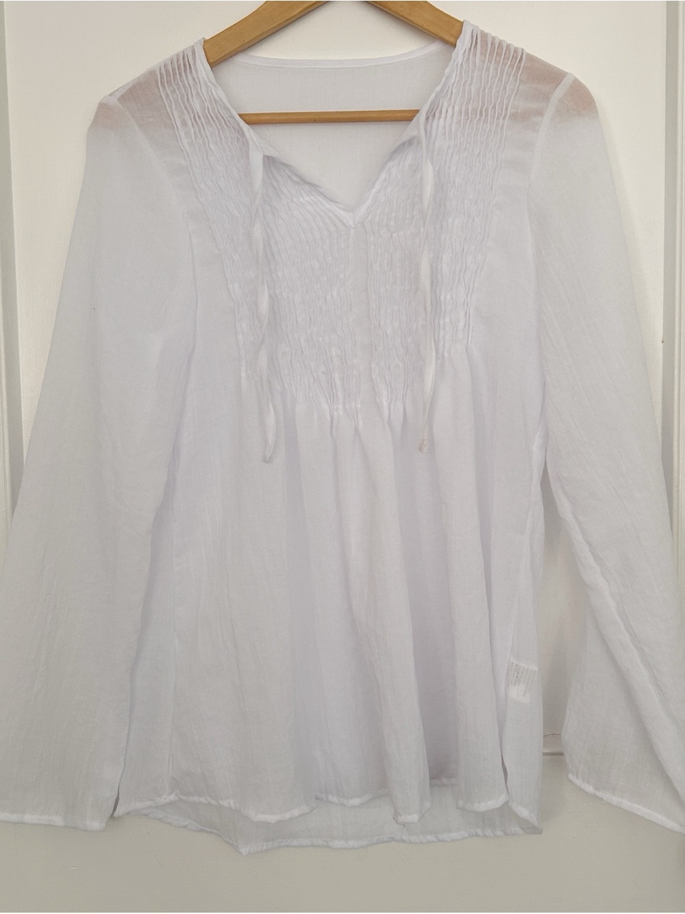 BNWOT White Peasant Style Blouse Size Medium